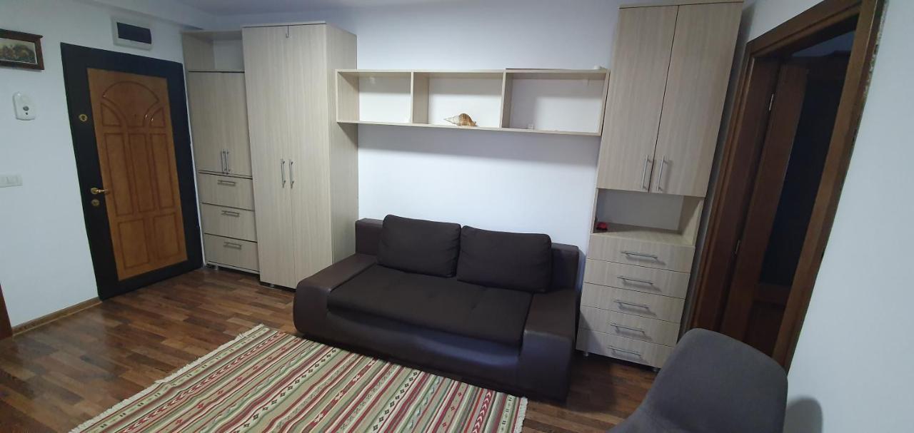 Yla Apartments Piatra Neamţ エクステリア 写真
