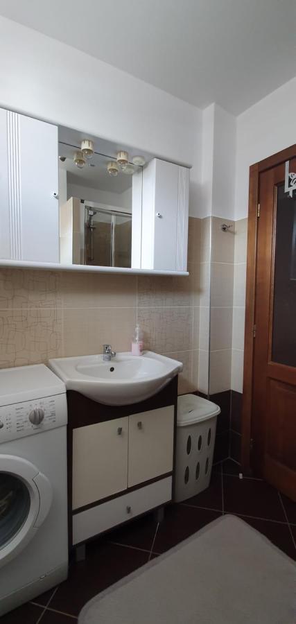 Yla Apartments Piatra Neamţ エクステリア 写真