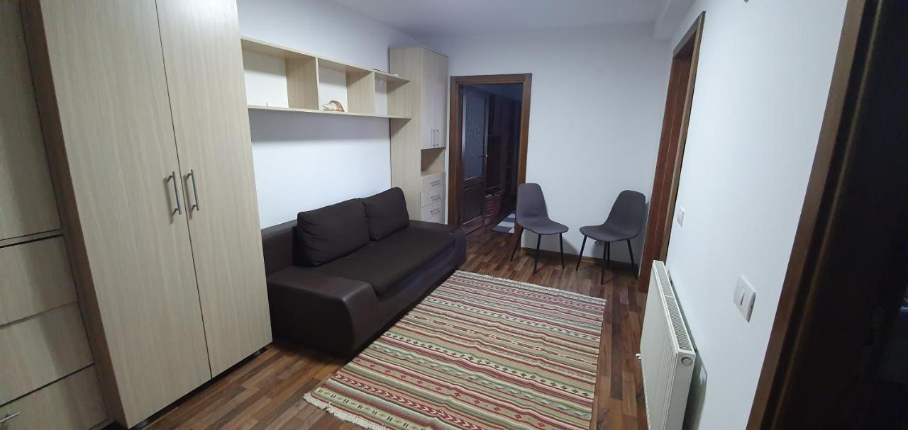 Yla Apartments Piatra Neamţ エクステリア 写真