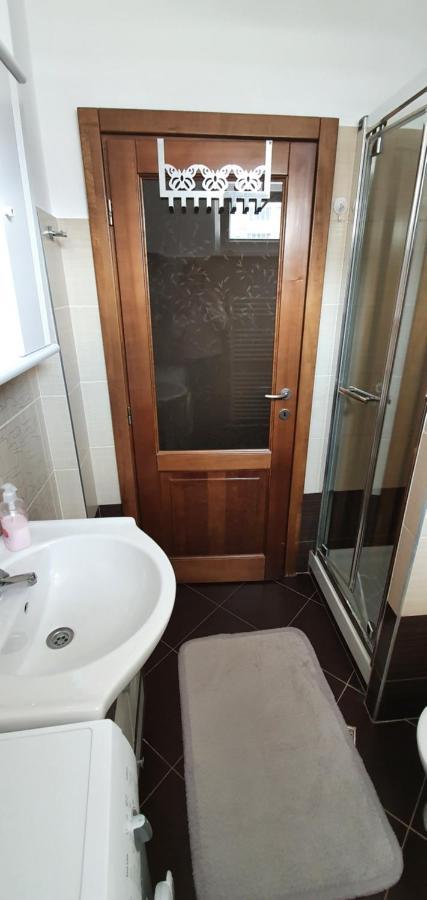 Yla Apartments Piatra Neamţ エクステリア 写真